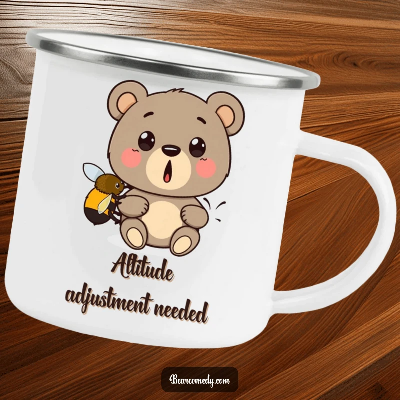 Funny camping mug: A startled bear receives a gentle boost from a bumblebee, perfect for outdoor adventures and laughs.